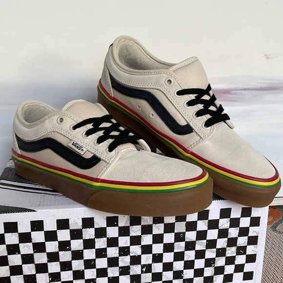 Vans WMNS Chukka Low Sid
Rasta Turtledove
VN0A5KQZDJR
Sneakers - Picture 4 of 16